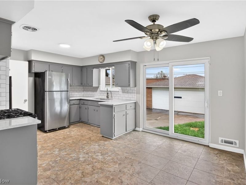 12304 Havana Road, Garfield Heights, OH 44125 Photo 6