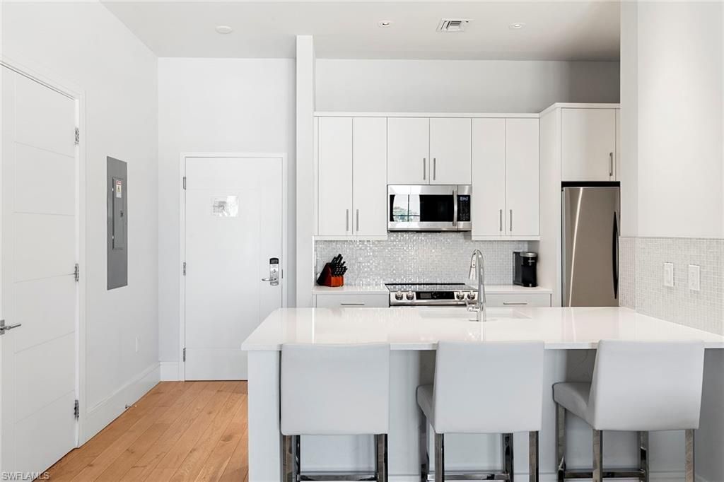 101 8th Street South, Unit 307, Naples, FL 34102 Photo