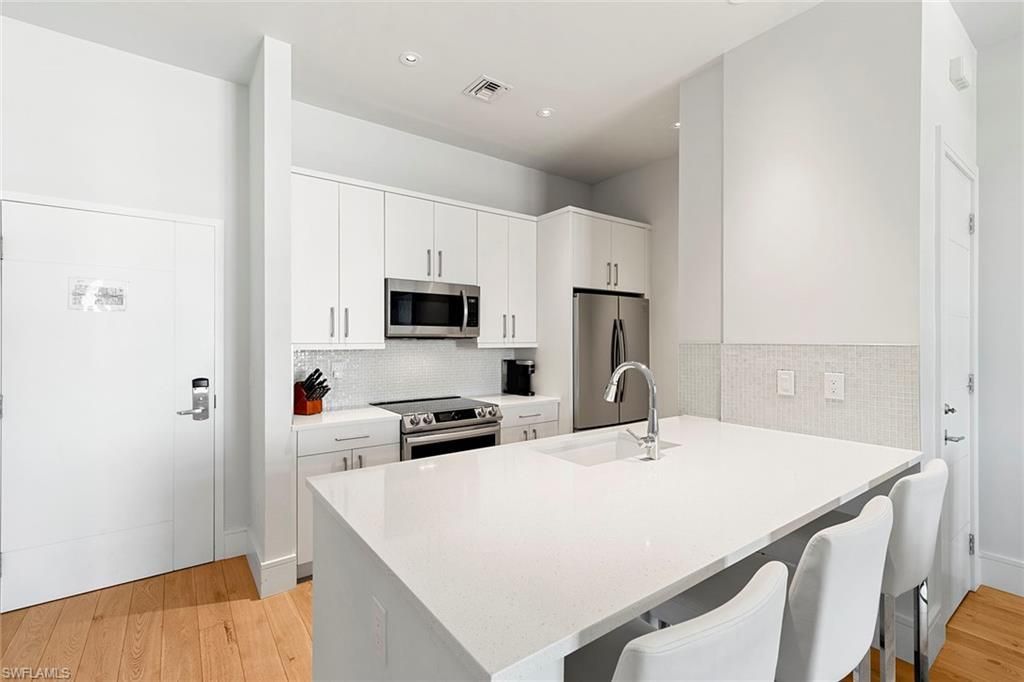 101 8th Street South, Unit 307, Naples, FL 34102 Photo