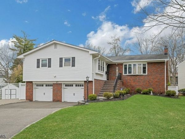 27 Howland Cir, West Caldwell, NJ 07006
