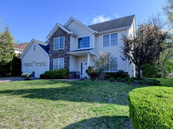 26 Pine Ln, Springfield, NJ 07081