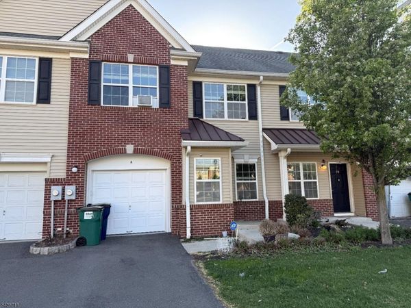 8 Andrews Way, Piscataway, NJ 08854