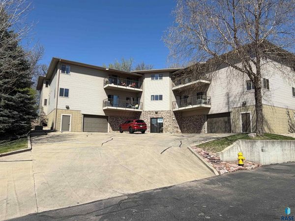 1536 S Southeastern Ave, Unit 203, Sioux Falls, SD 57103