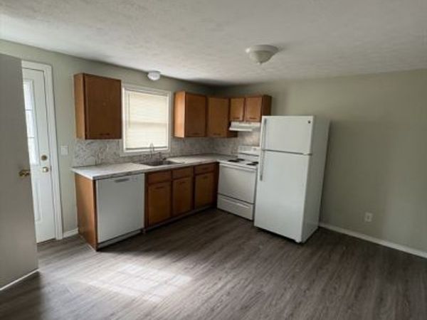 99 Lawrence St, Unit 5, Palmer, MA 01069