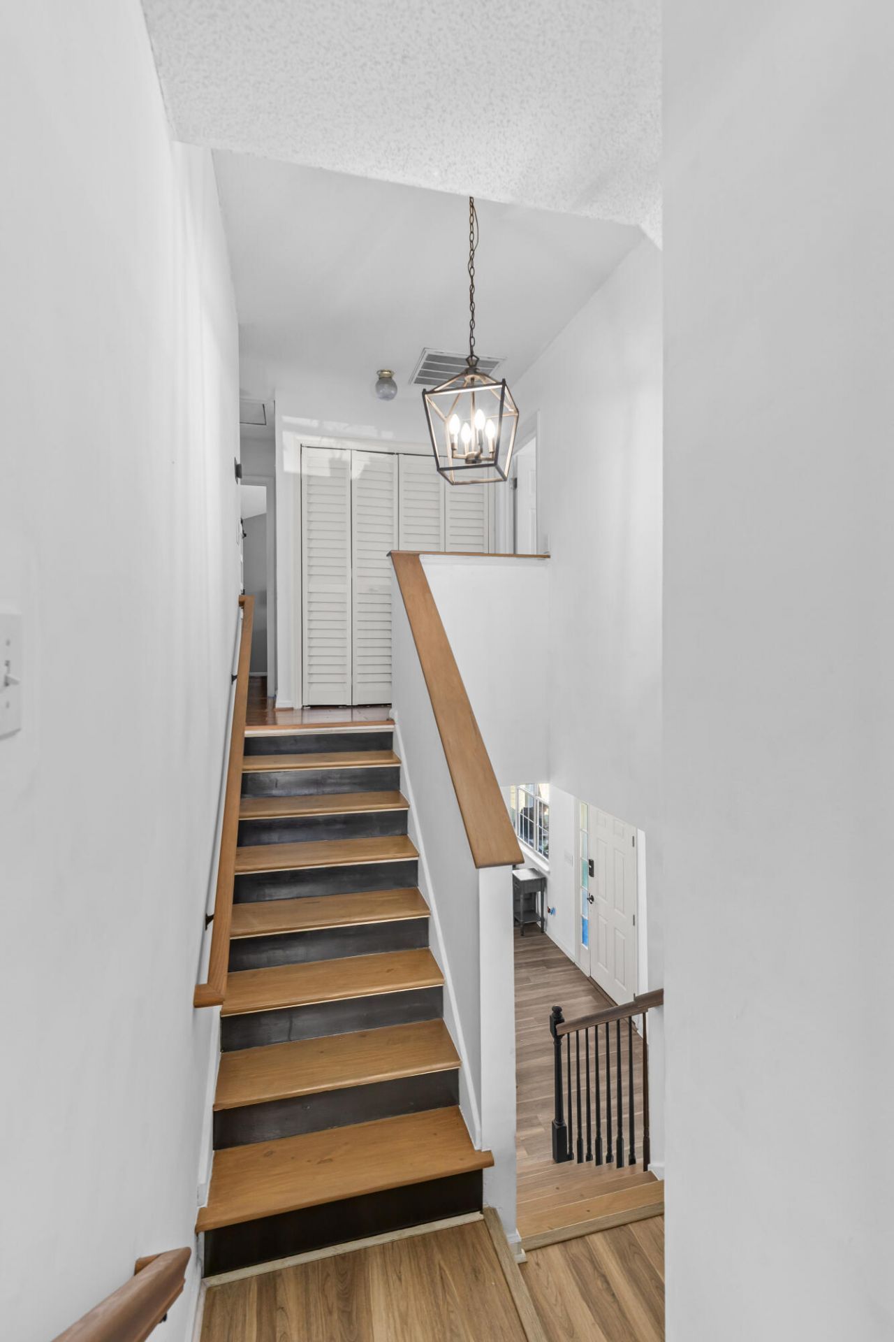 800 Essex Drive Photo 11