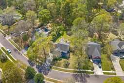 800 Essex Drive photo 4