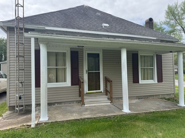 818 E Belleville Avenue , Christopher, IL 62822