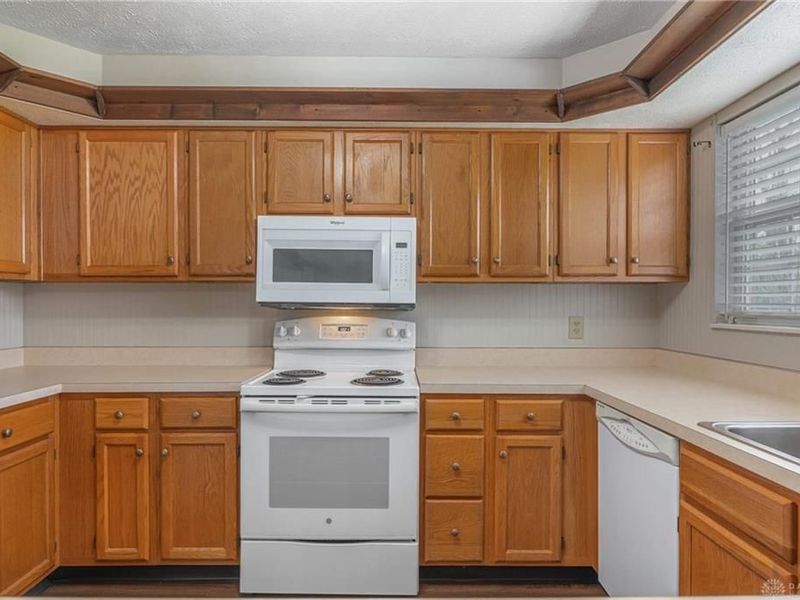 482 Meadowview Court, Vandalia, OH 45377 Photo 11