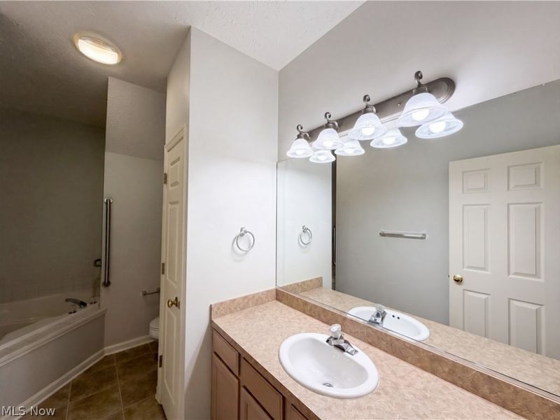 8757 Roberts Court, Olmsted Falls, OH 44138 Photo 17