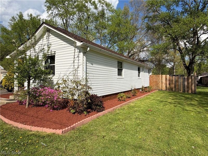 324 Bechtel Road, Leavittsburg, OH 44430 Photo 2