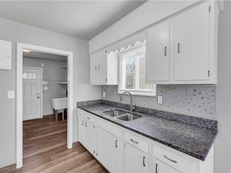 17401 Wayne Drive, Cleveland, OH 44128 Photo 10