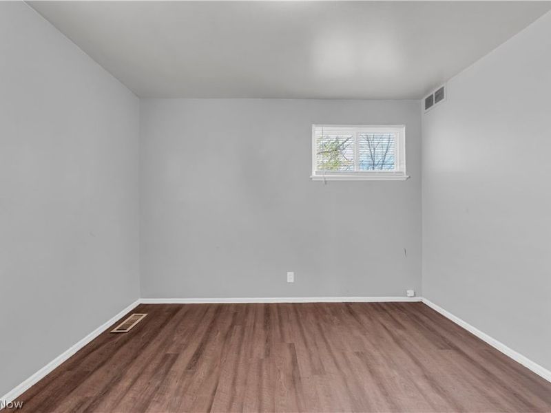 17401 Wayne Drive, Cleveland, OH 44128 Photo 13