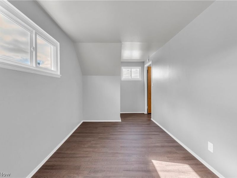 17401 Wayne Drive, Cleveland, OH 44128 Photo 14