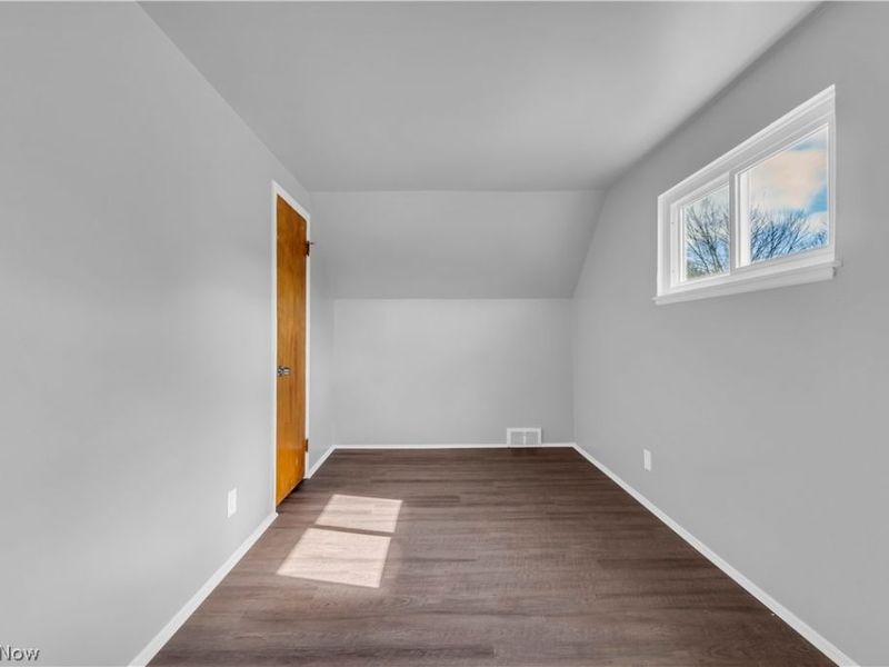 17401 Wayne Drive, Cleveland, OH 44128 Photo 15