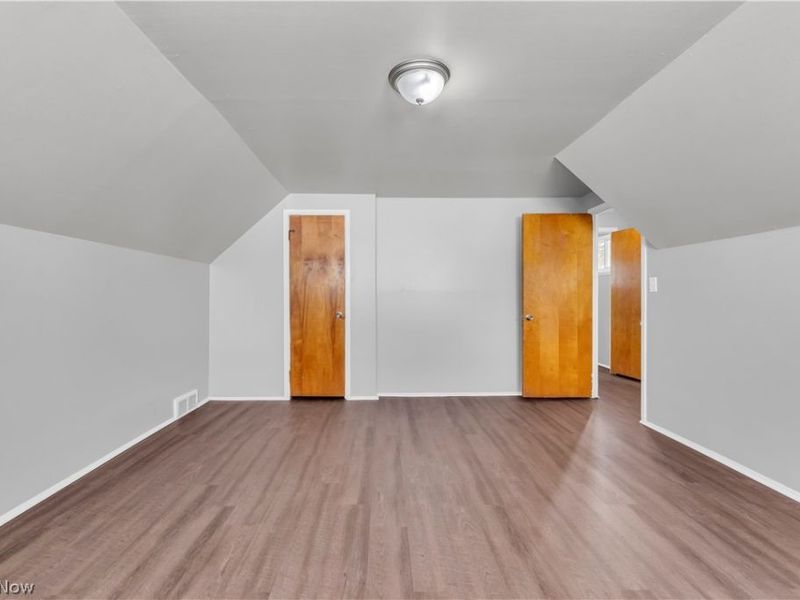 17401 Wayne Drive, Cleveland, OH 44128 Photo 17