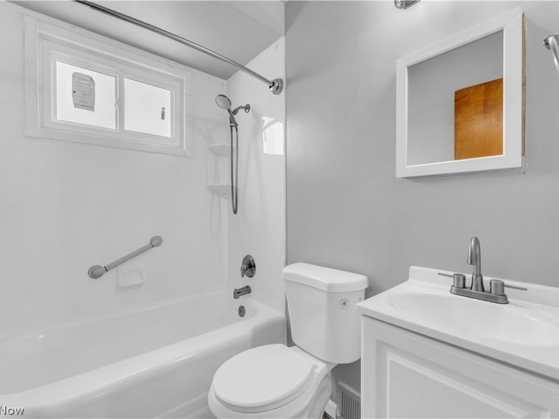 17401 Wayne Drive, Cleveland, OH 44128 Photo 19