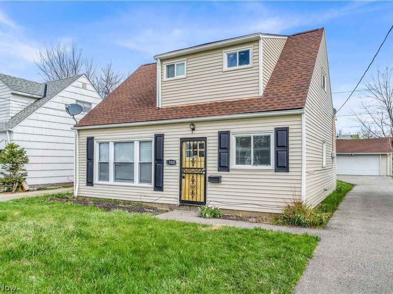 17401 Wayne Drive, Cleveland, OH 44128 Photo 2