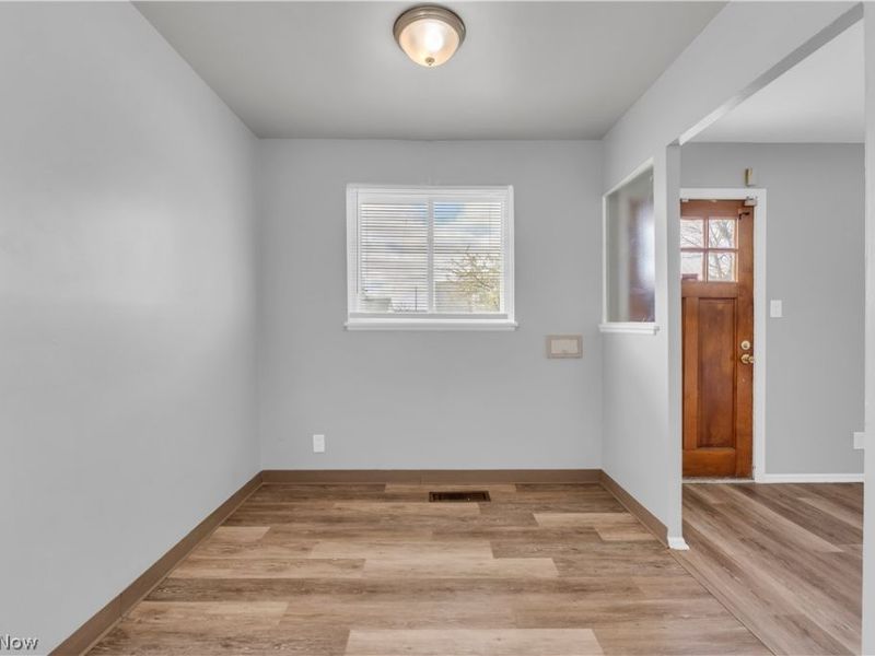 17401 Wayne Drive, Cleveland, OH 44128 Photo 4