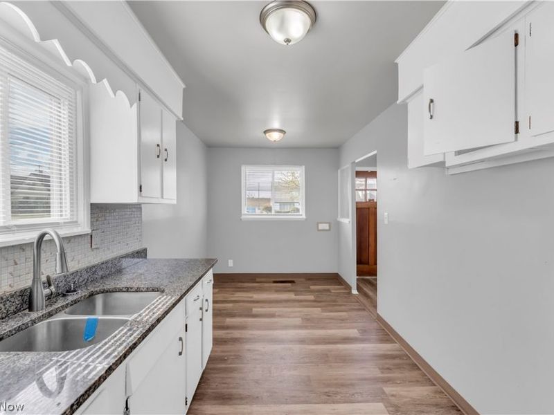 17401 Wayne Drive, Cleveland, OH 44128 Photo 8