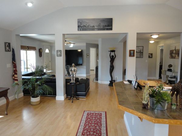 13 Hall Road, Londonderry, NH 03053