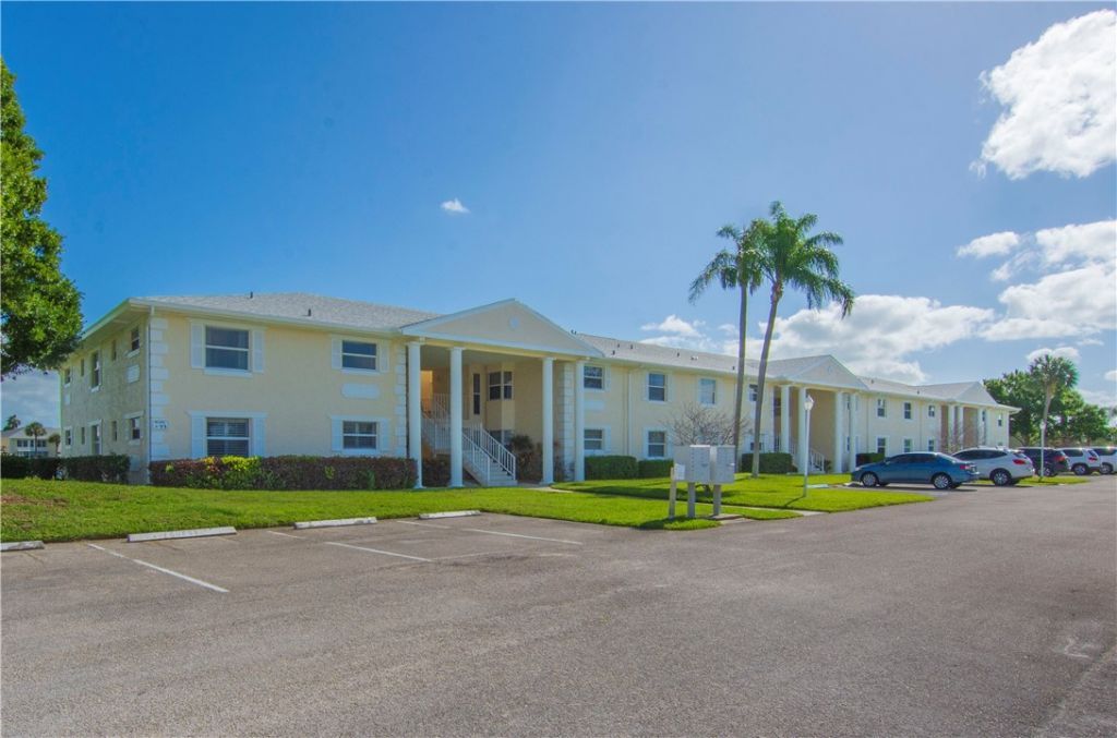 356 Grove Isle Circle, Unit 356, Vero Beach, FL 32962 Photo