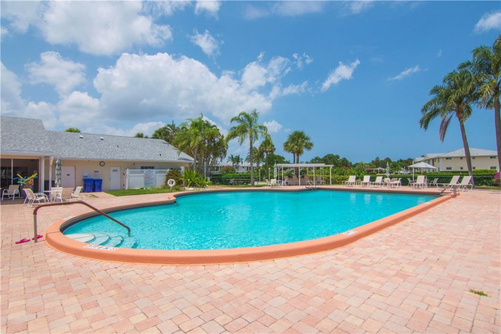 356 Grove Isle Circle, Unit 356, Vero Beach, FL 32962 Photo