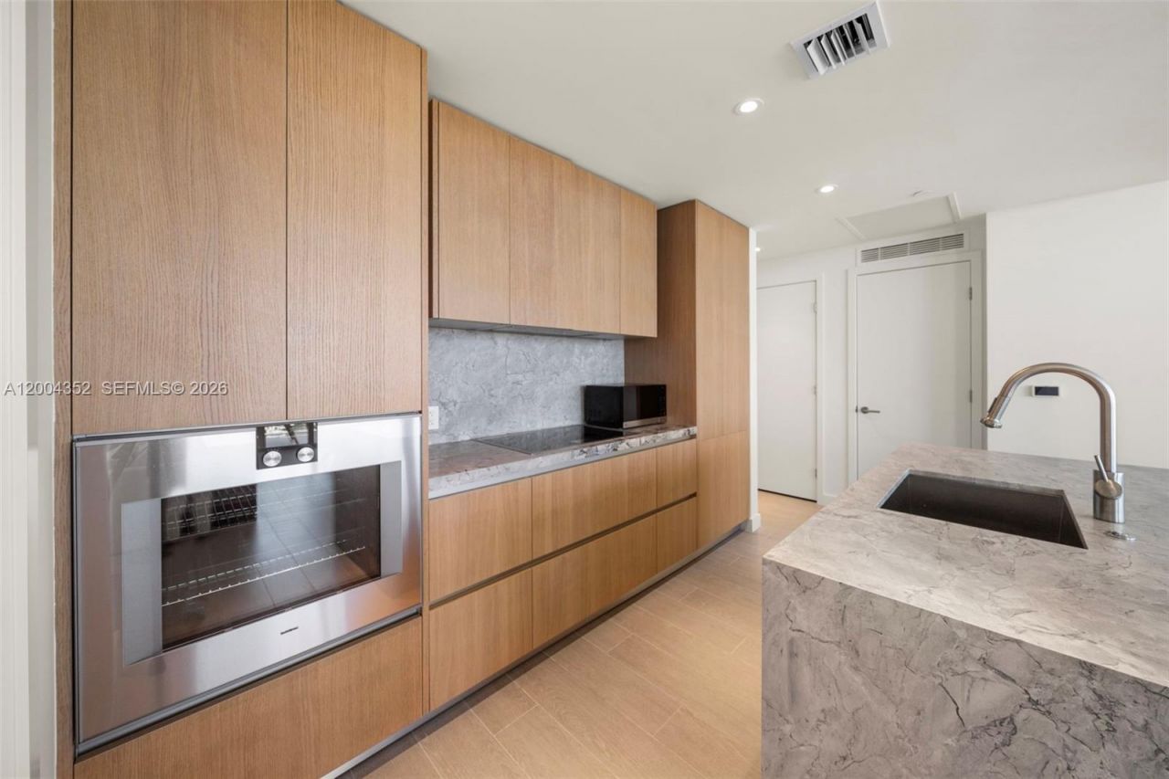 500 Alton Rd, Unit 1707, Miami Beach, FL 33139 Photo