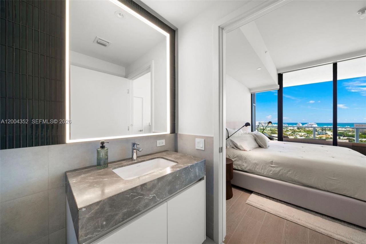 500 Alton Rd, Unit 1707, Miami Beach, FL 33139 Photo