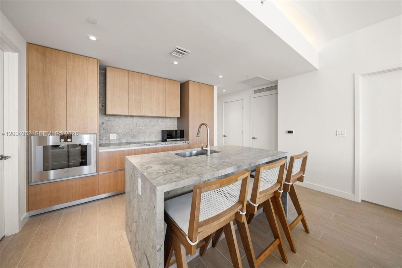 500 Alton Rd, Unit 1707, Miami Beach, FL 33139 Photo