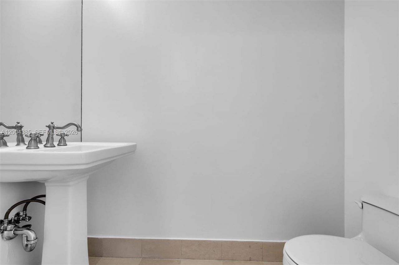 21150 E Point Pl , Unit 904, Aventura, FL 33180 Photo