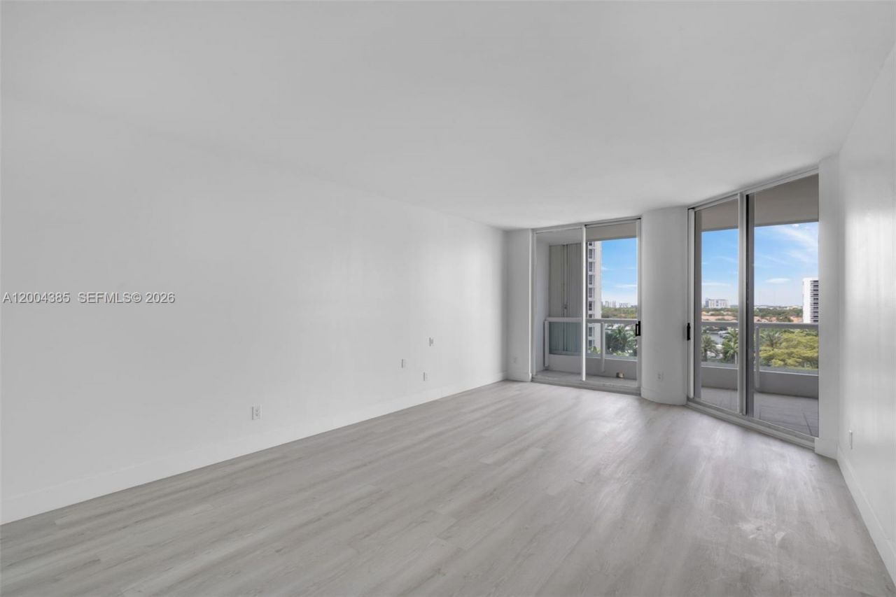 21150 E Point Pl , Unit 904, Aventura, FL 33180 Photo