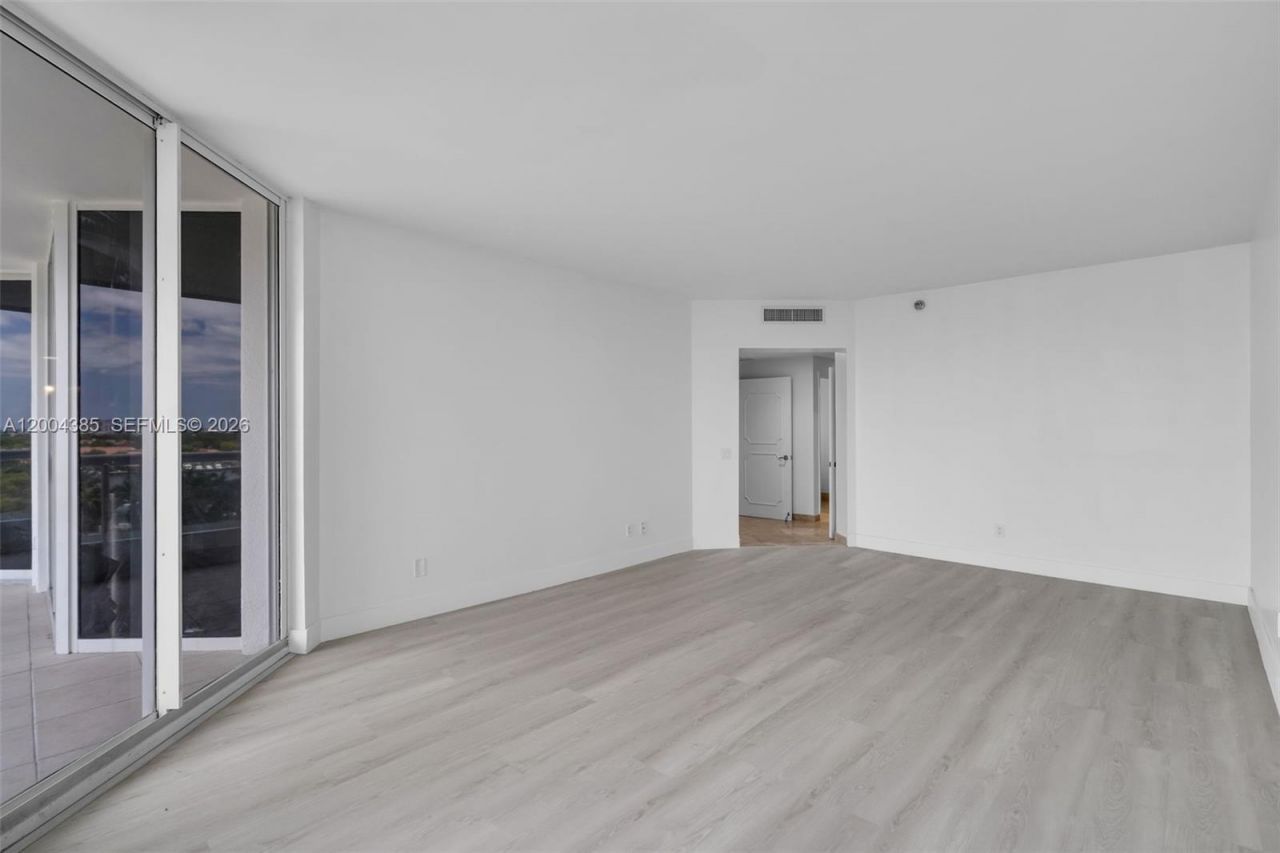 21150 E Point Pl , Unit 904, Aventura, FL 33180 Photo