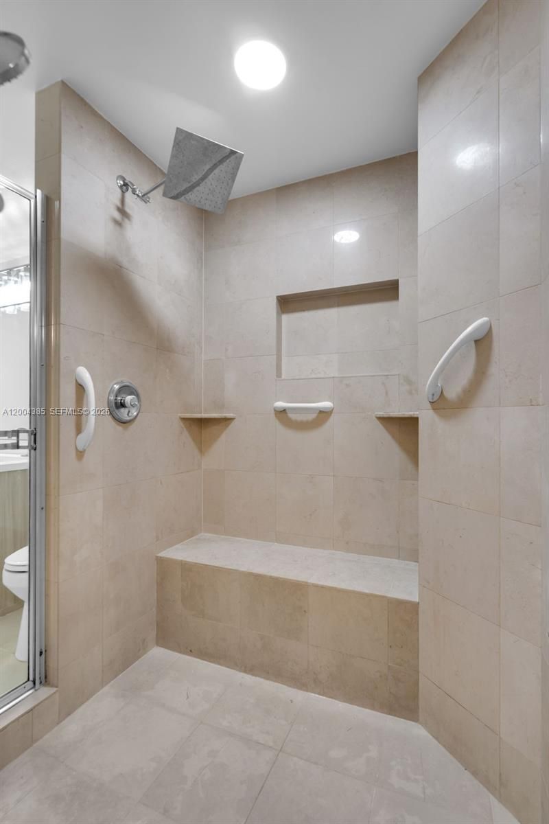 21150 E Point Pl , Unit 904, Aventura, FL 33180 Photo