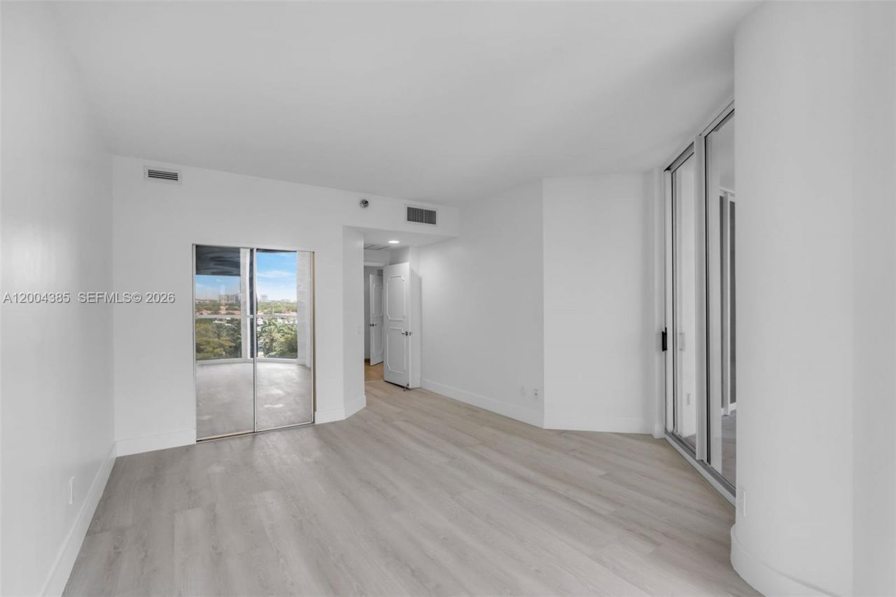 21150 E Point Pl , Unit 904, Aventura, FL 33180 Photo