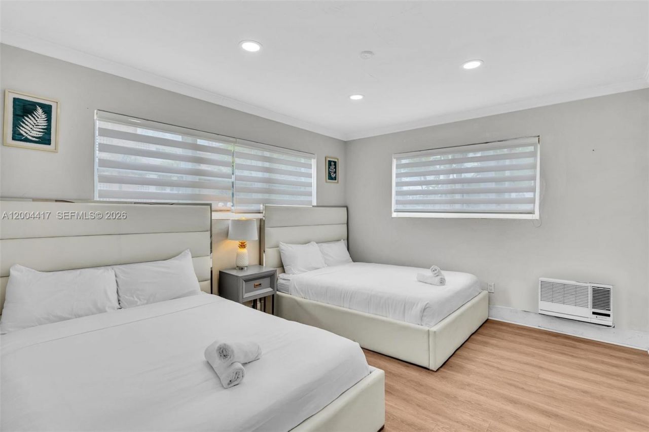 10000 E Bay Harbor Dr, Unit 12, Bay Harbor Islands, FL 33154 Photo
