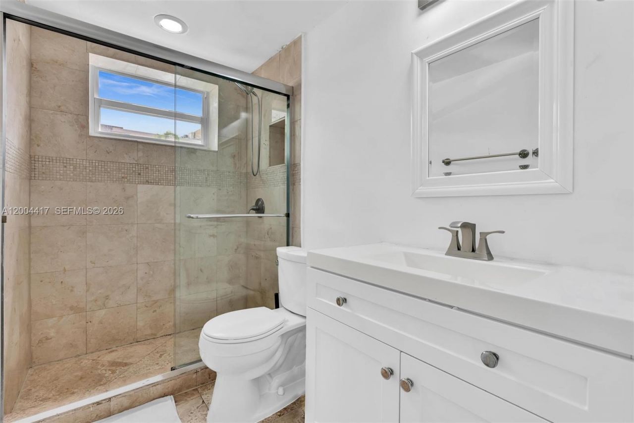 10000 E Bay Harbor Dr, Unit 12, Bay Harbor Islands, FL 33154 Photo