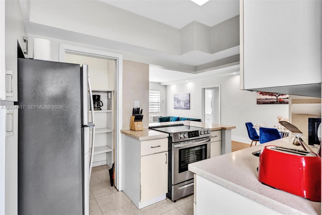 10000 E Bay Harbor Dr, Unit 12, Bay Harbor Islands, FL 33154 Photo