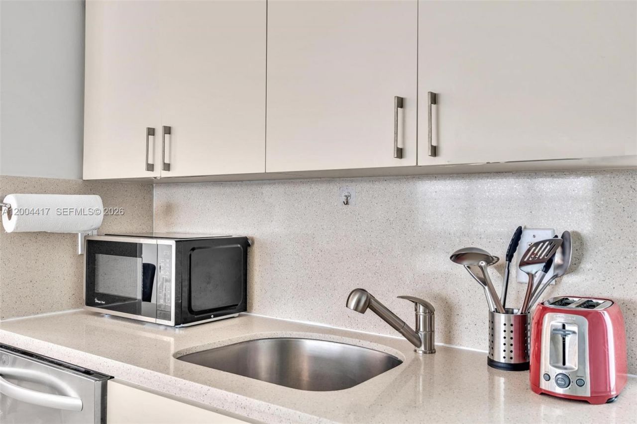 10000 E Bay Harbor Dr, Unit 12, Bay Harbor Islands, FL 33154 Photo