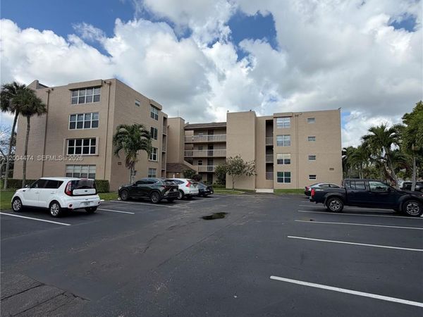 9440 Tangerine Pl , Unit 206, Davie, FL 33324