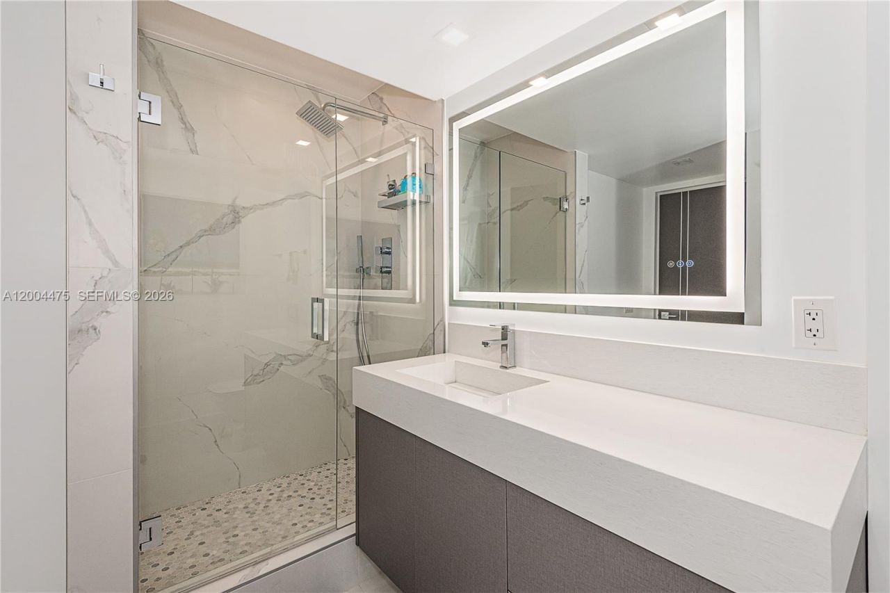 2301 Collins Ave , Unit 1440, Miami Beach, FL 33139 Photo