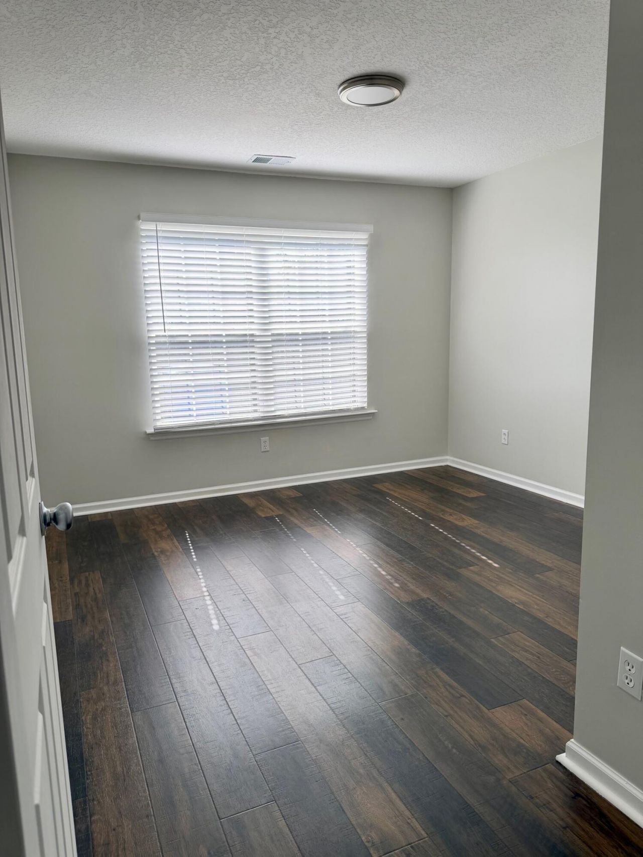 7840 Park Gate Drive Photo 11