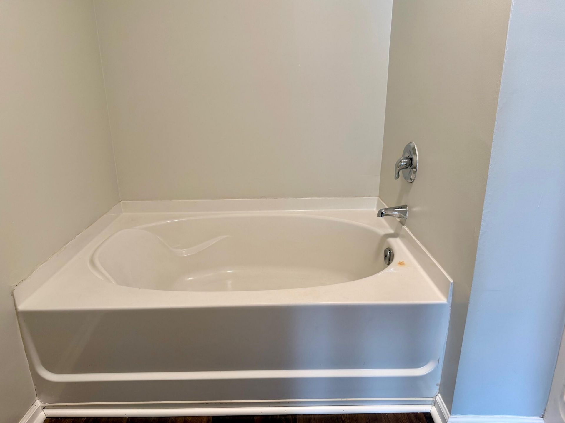 7840 Park Gate Drive Photo 16