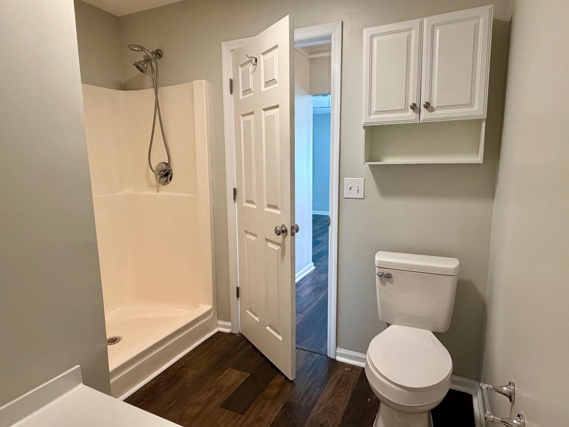 7840 Park Gate Drive Photo 17