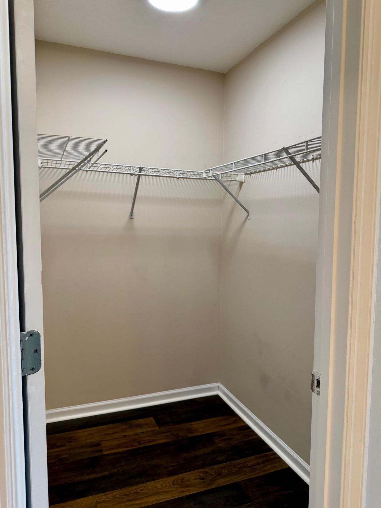 7840 Park Gate Drive Photo 18