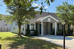 7840 Park Gate Drive photo 4