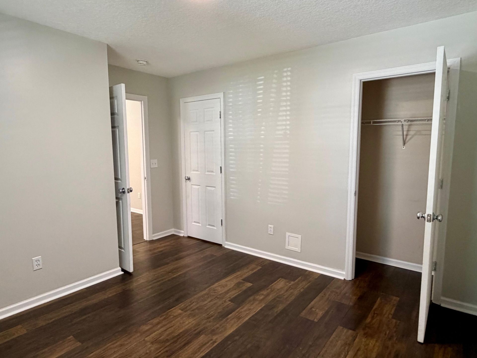 7840 Park Gate Drive Photo 20