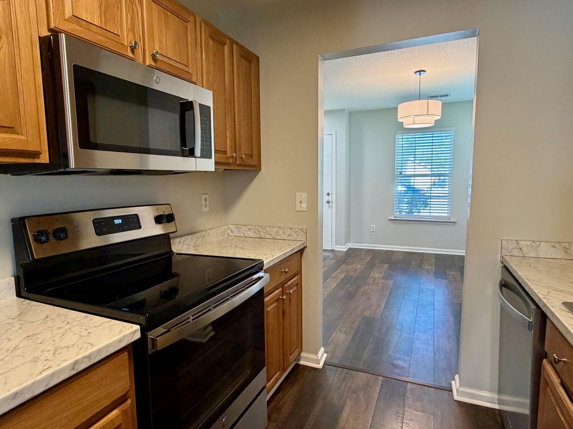 7840 Park Gate Drive Photo 6