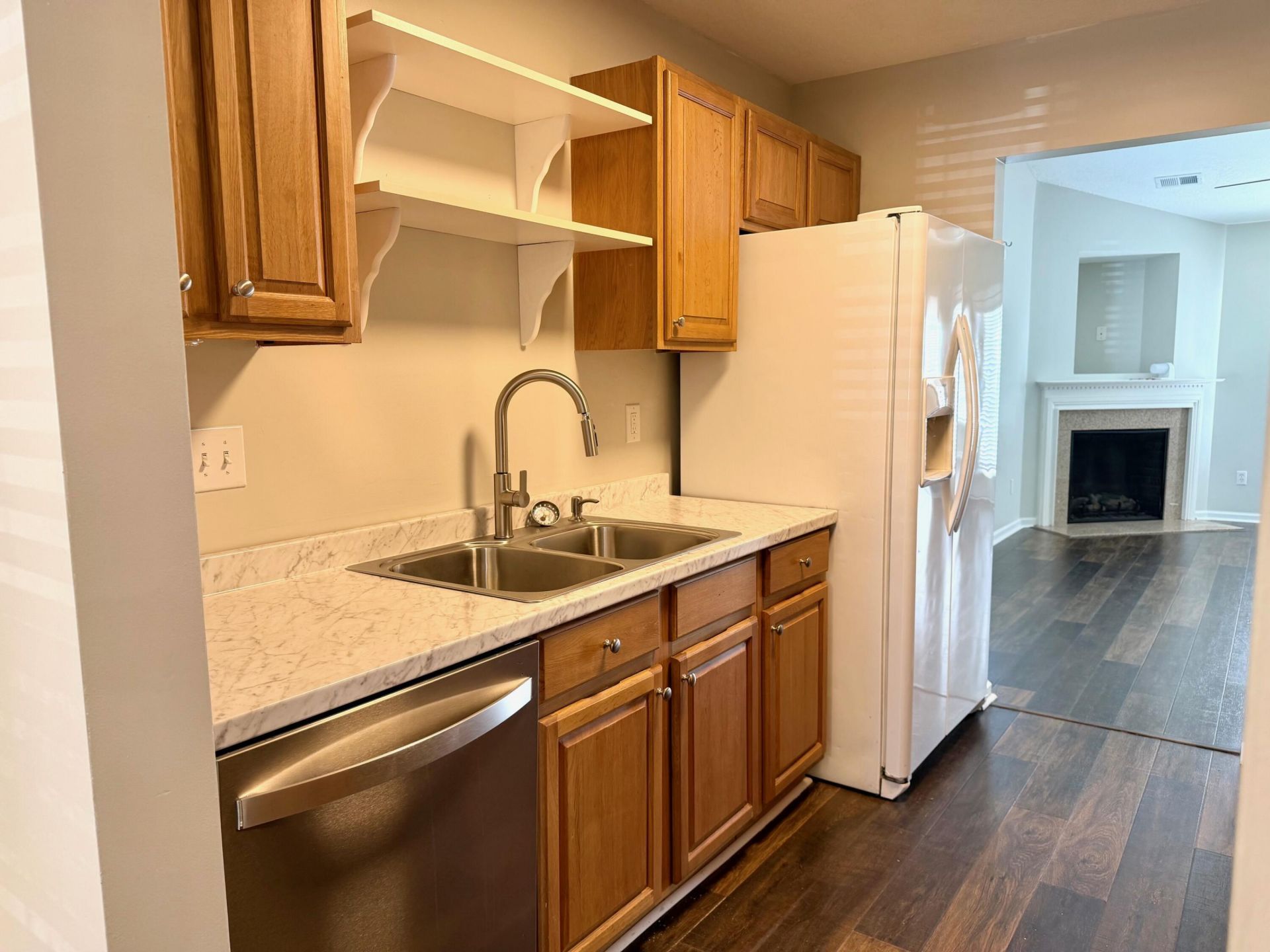 7840 Park Gate Drive Photo 9