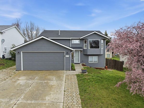 1620 NW Arcadia, Pullman, WA 99163