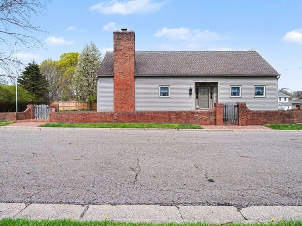 519 E Spruce Street, Marshall, MI 49068